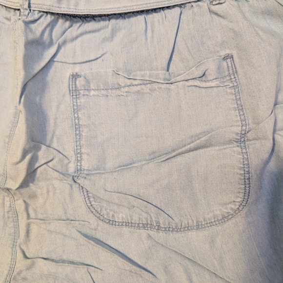 Aerie Light Denim Women's Elastic Waist Shorts - Picture 6 of 6